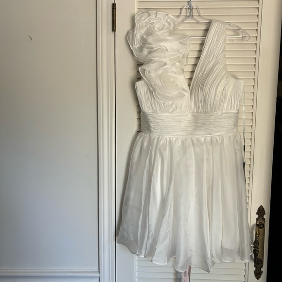 NWT MAC DUGGAL RUFFLE SHOULDER EMPIRE WAIST DEEP V-NECK DRESS - Picture 6 of 8